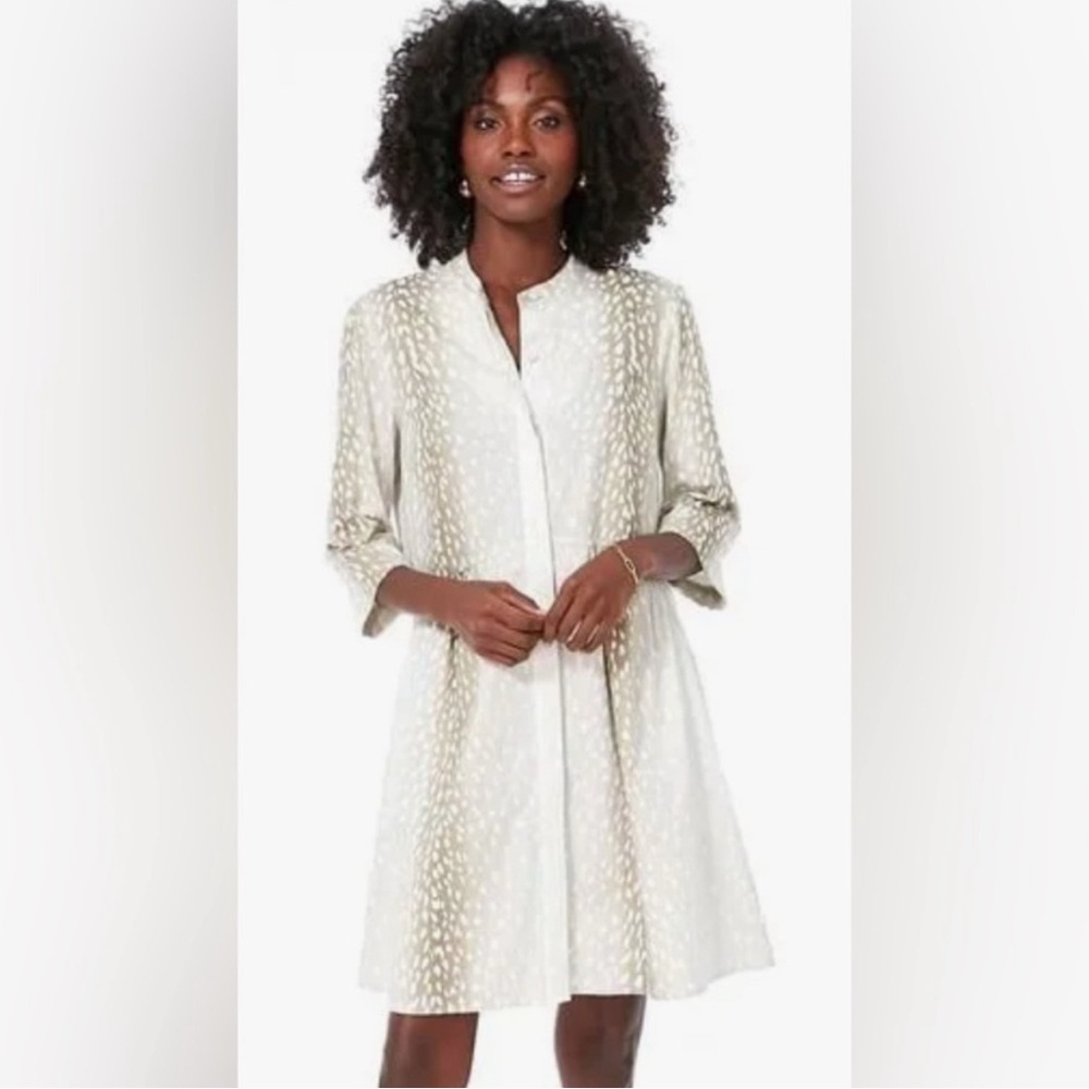 Tuckernuck Tan and White Patterned Blouse